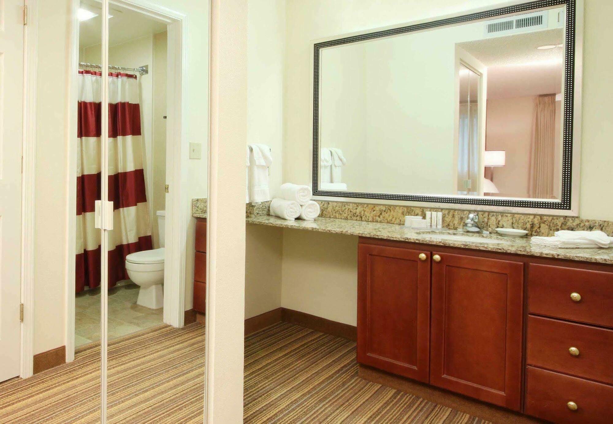 Residence Inn By Marriott Portland Downtown/Convention Center Стая снимка